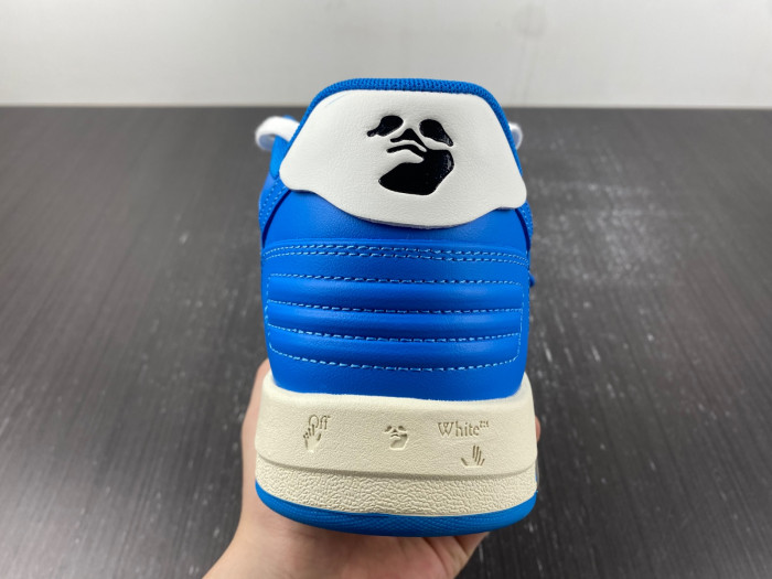 OFF-WHITE SNEAKER
