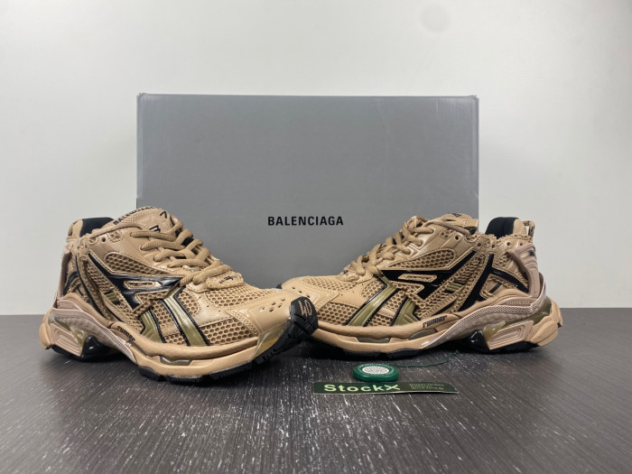 BLCG RUNNER SNEAKER 677403 W2RA5 0126