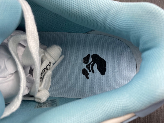 OFF-WHITE SNEAKER