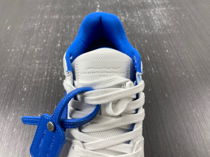 OFF-WHITE SNEAKER