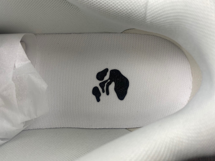 OFF-WHITE SNEAKER