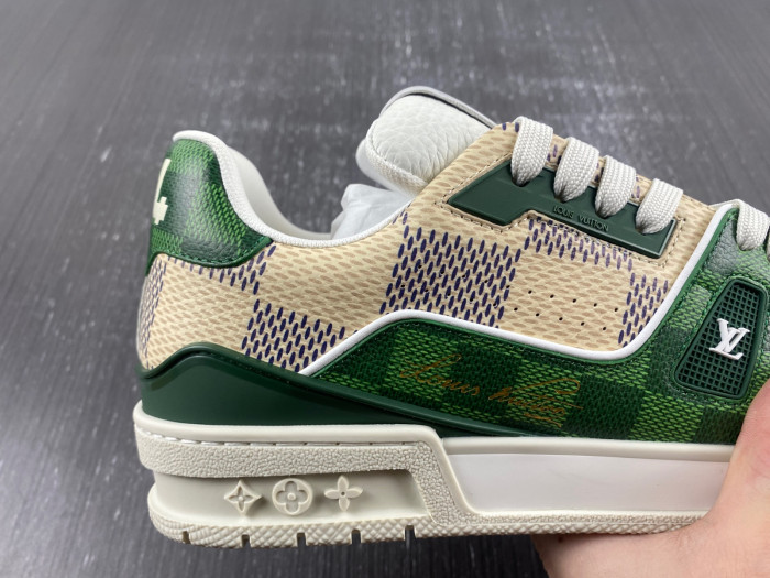 LV TRAINER SNEAKER