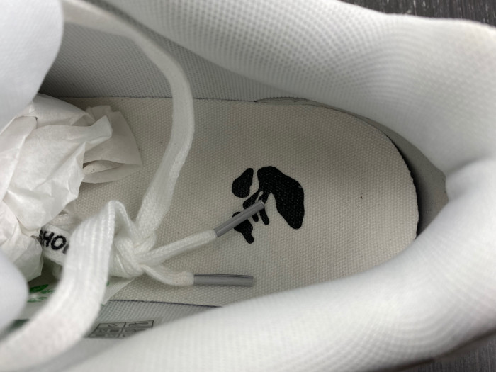 OFF-WHITE SNEAKER