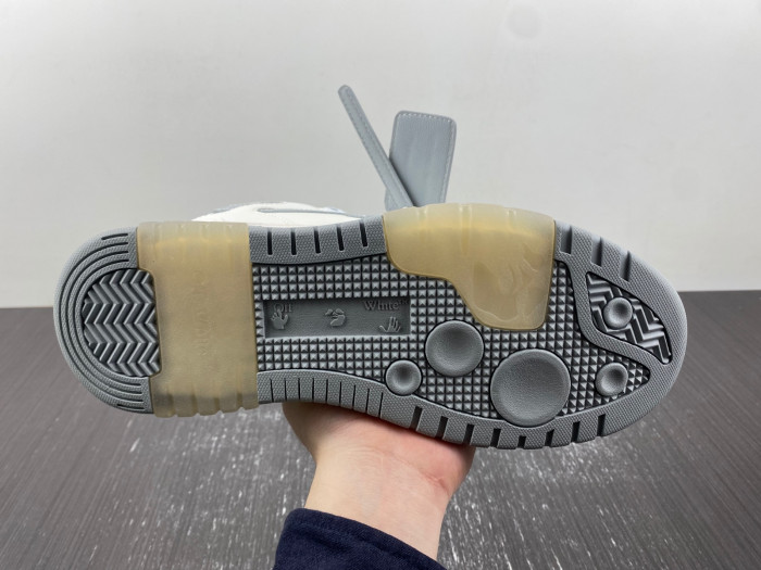 OFF-WHITE SNEAKER