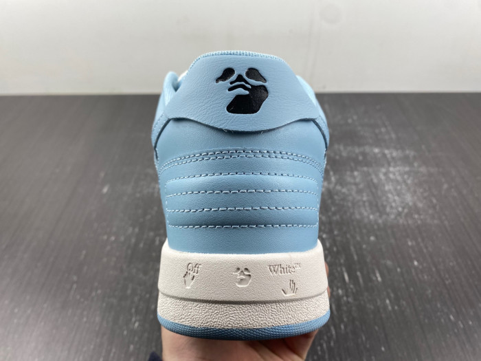 OFF-WHITE SNEAKER