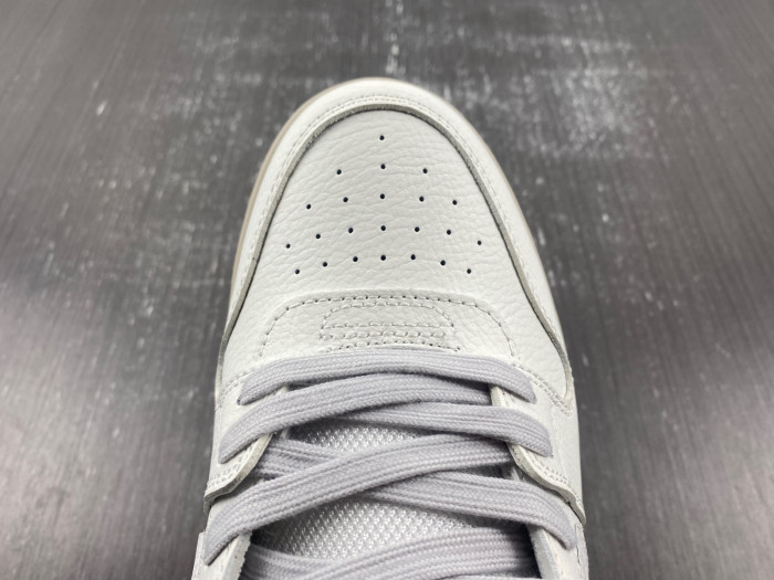 OFF-WHITE SNEAKER