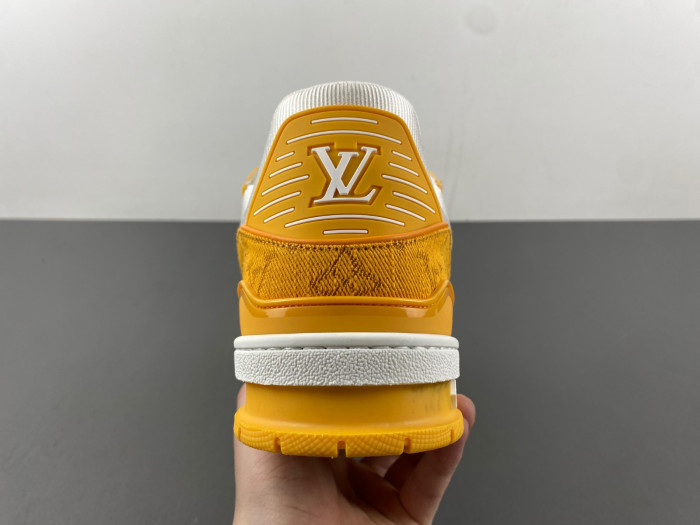 LV TRAINER SNEAKER