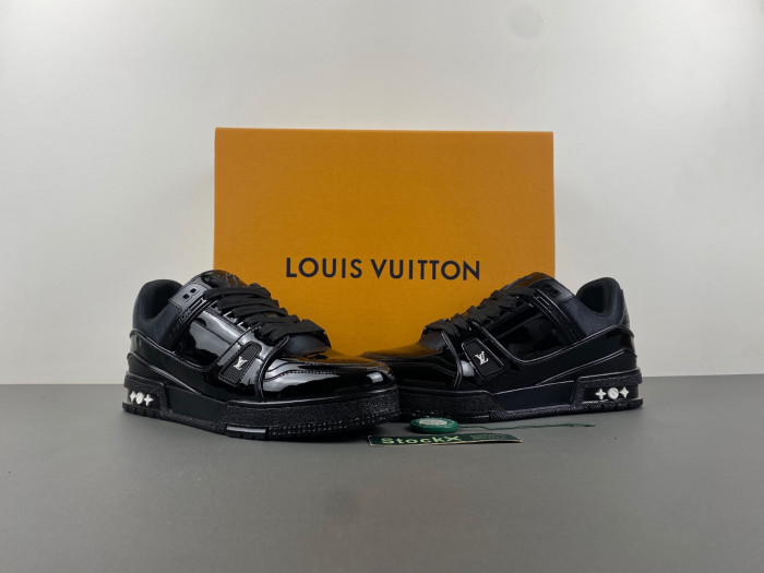 LV TRAINER SNEAKER