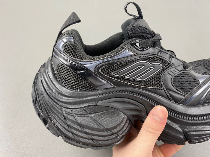 BLCG CARGO SNEAKER 784342 W2MVZ 1010
