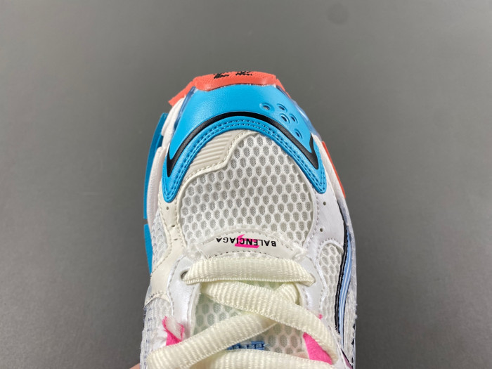 BLCG RUNNER SNEAKER 772767 W3RBW 2325