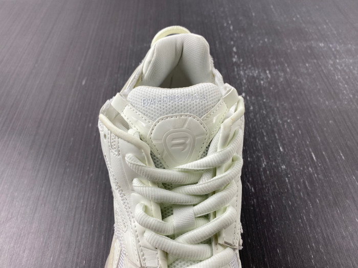 BLCG RUNNER SNEAKER 677403 W2RC8 2516
