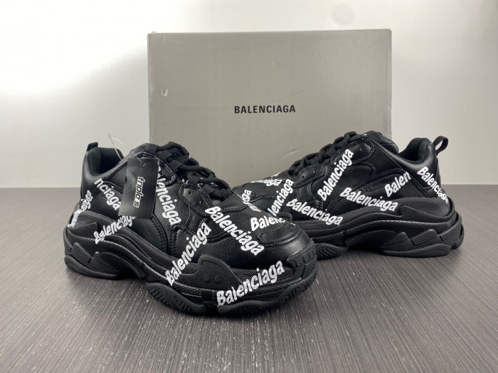 BLCG TRIPLE S SNEAKER 536737 W2FAB 1090