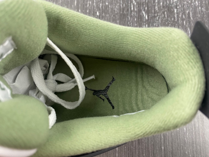 Air Jordan 4 WMNS “Seafoam” AQ9129-103