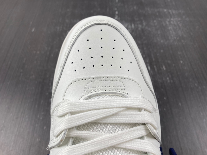 OFF-WHITE SNEAKER