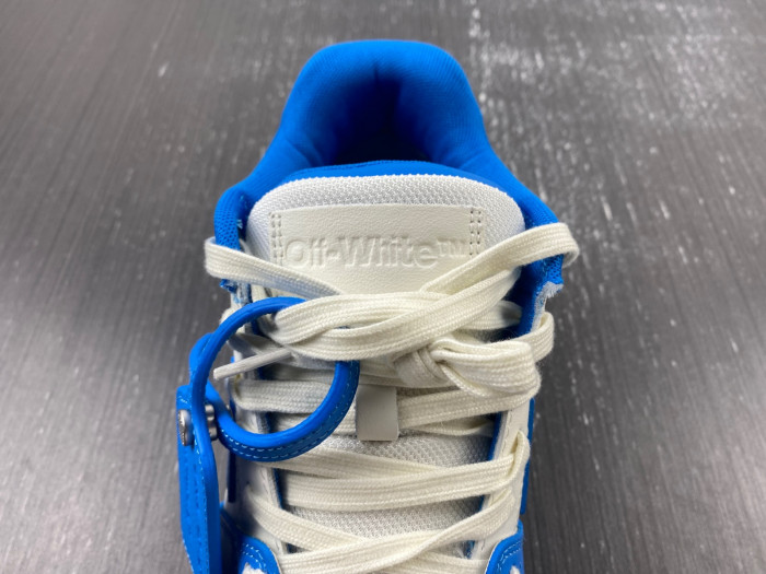 OFF-WHITE SNEAKER