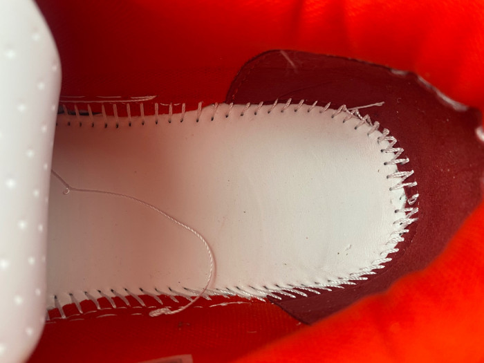 OFF-WHITE SNEAKER
