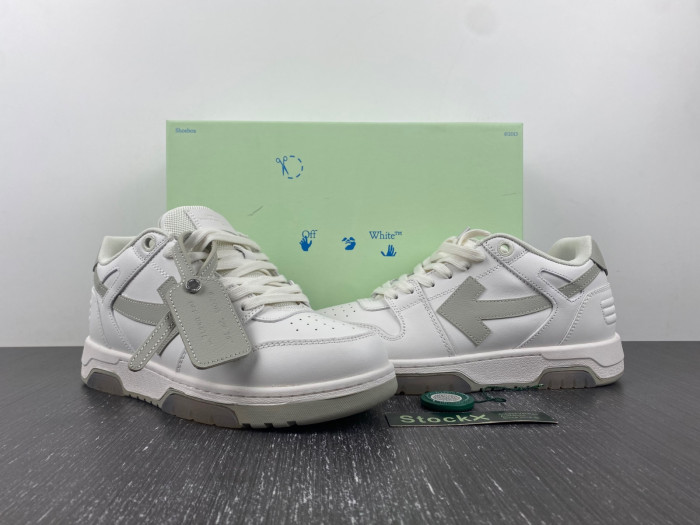 OFF-WHITE SNEAKER