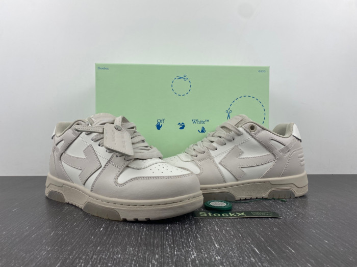 OFF-WHITE SNEAKER