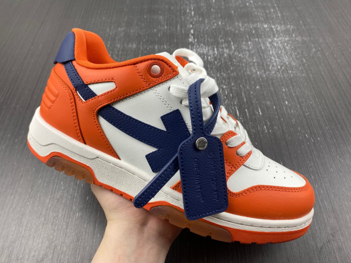 OFF-WHITE SNEAKER