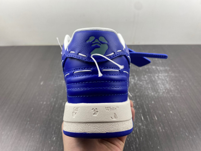 OFF-WHITE SNEAKER