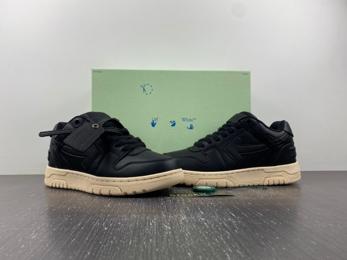 OFF-WHITE SNEAKER