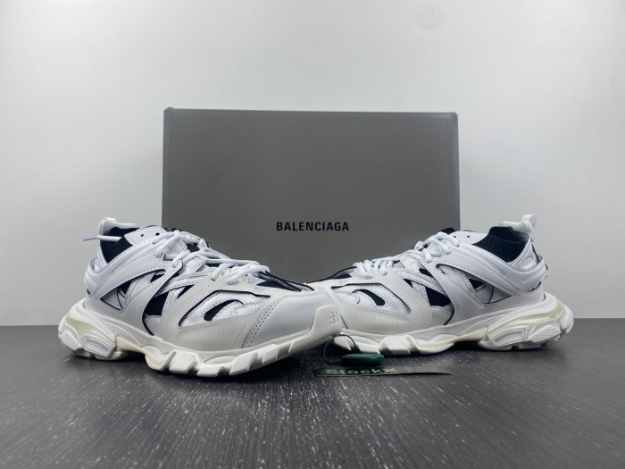 BLCG TRACK SNEAKER 736330 W3SKC 9010