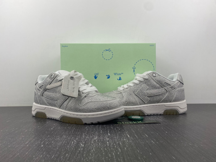 OFF-WHITE SNEAKER