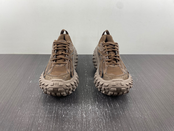 BLCG DEFENDER SNEAKER 685613 W2RB5 2408