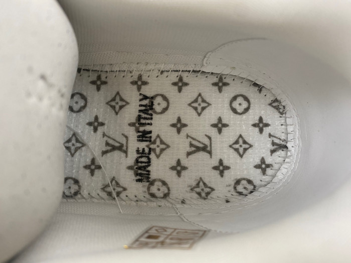 LV TRAINER SNEAKER