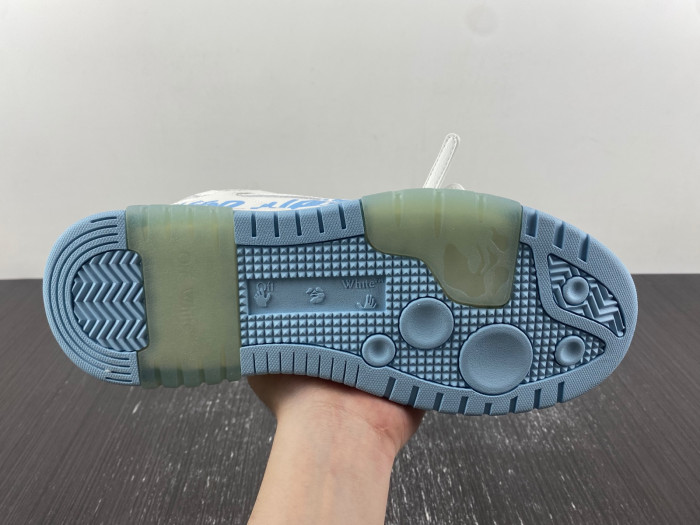 OFF-WHITE SNEAKER