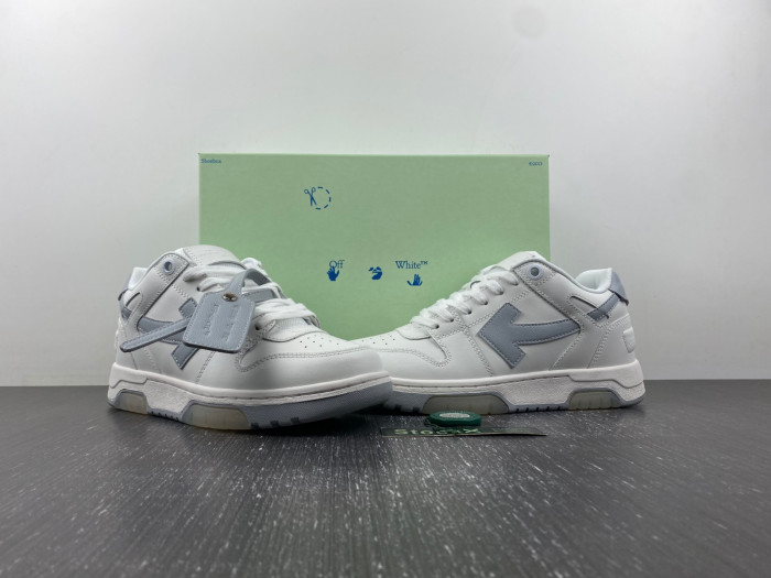 OFF-WHITE SNEAKER