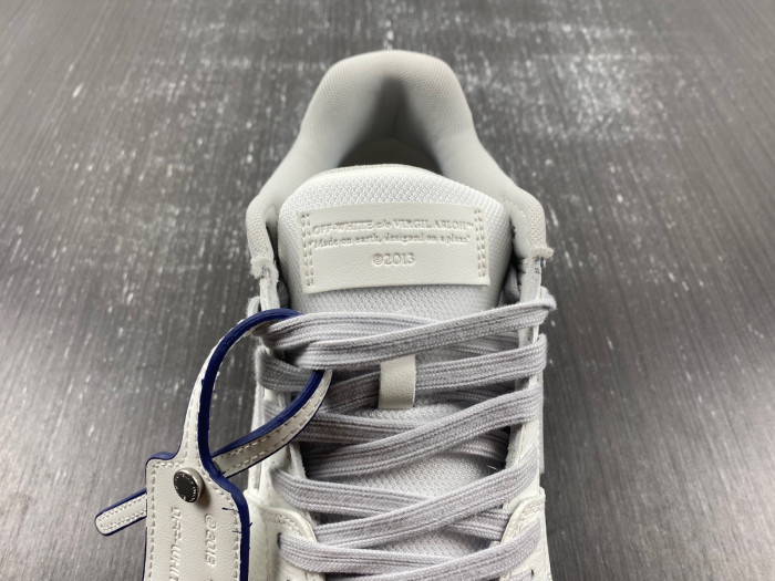 OFF-WHITE SNEAKER