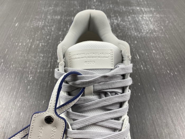 OFF-WHITE SNEAKER