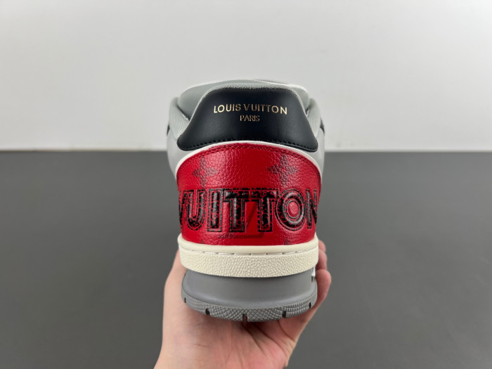 LV TRAINER SNEAKER 24083001