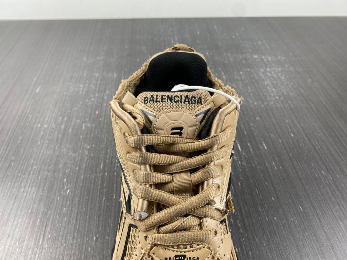 BLCG RUNNER SNEAKER 677402 W1RA8 0125