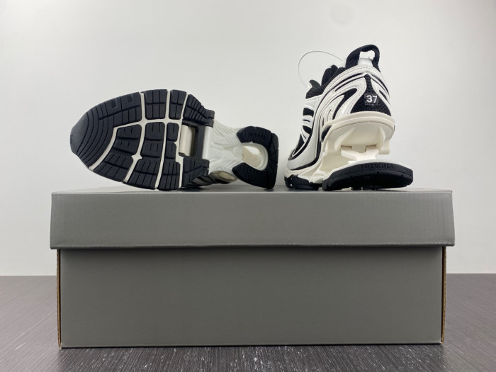 BLCG X-Pander SNEAKER 653870 W2RB5 0102