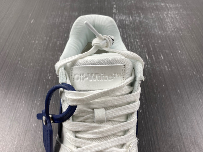 OFF-WHITE SNEAKER
