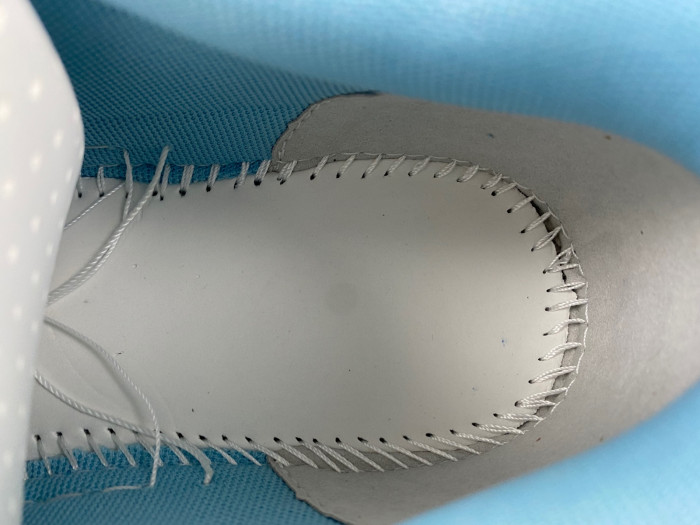 OFF-WHITE SNEAKER