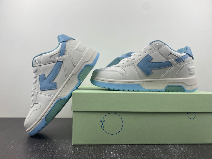 OFF-WHITE SNEAKER