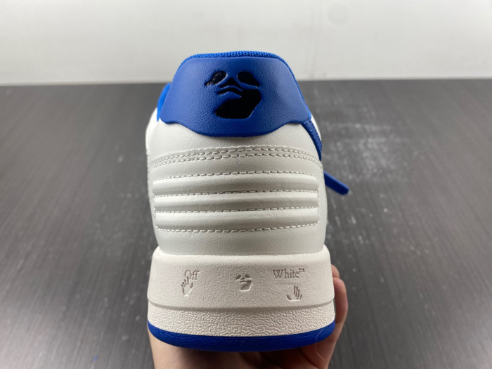 OFF-WHITE SNEAKER