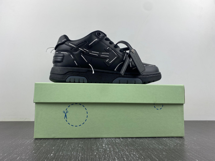 OFF-WHITE SNEAKER