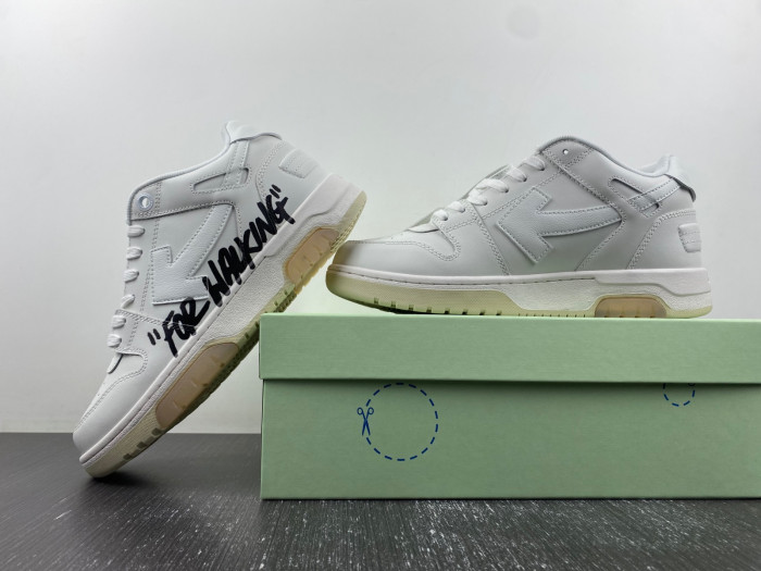 OFF-WHITE SNEAKER