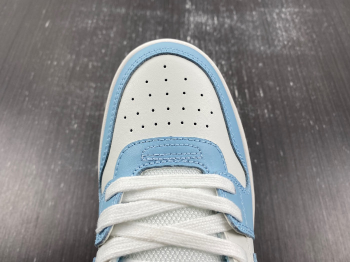 OFF-WHITE SNEAKER
