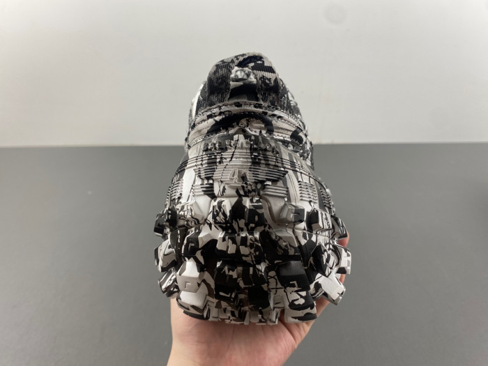 BLCG DEFENDER SNEAKER 685613 W2RG1 9010