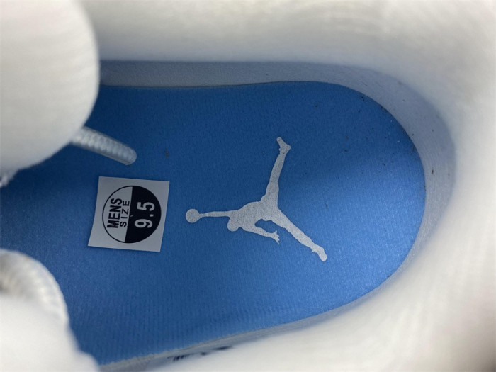 Air Jordan 11 Retro Low "Carolina 2017 Release" mens 528895-106