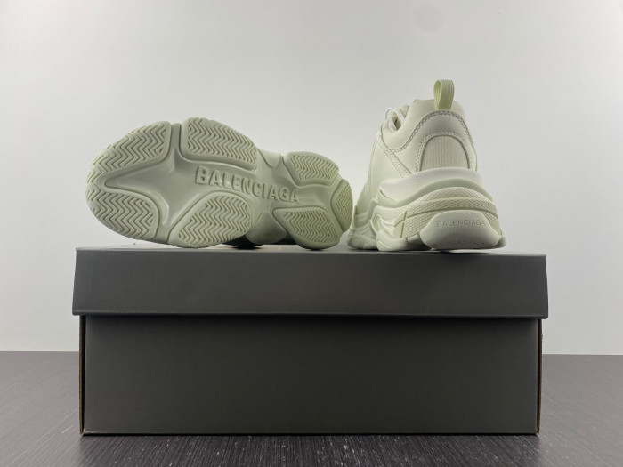 BLCG TRIPLE S SNEAKER 524039 W2CR5 9001