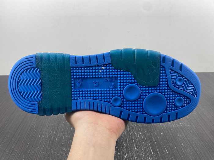 OFF-WHITE SNEAKER