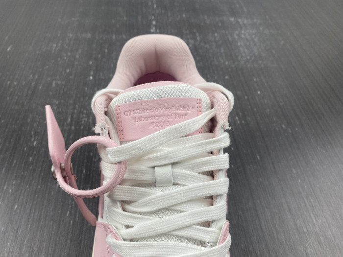 OFF-WHITE SNEAKER