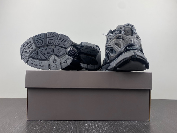 BLCG RUNNER SNEAKER 677403 W3RBR 1515