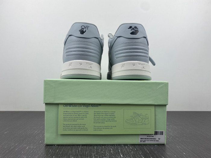 OFF-WHITE SNEAKER